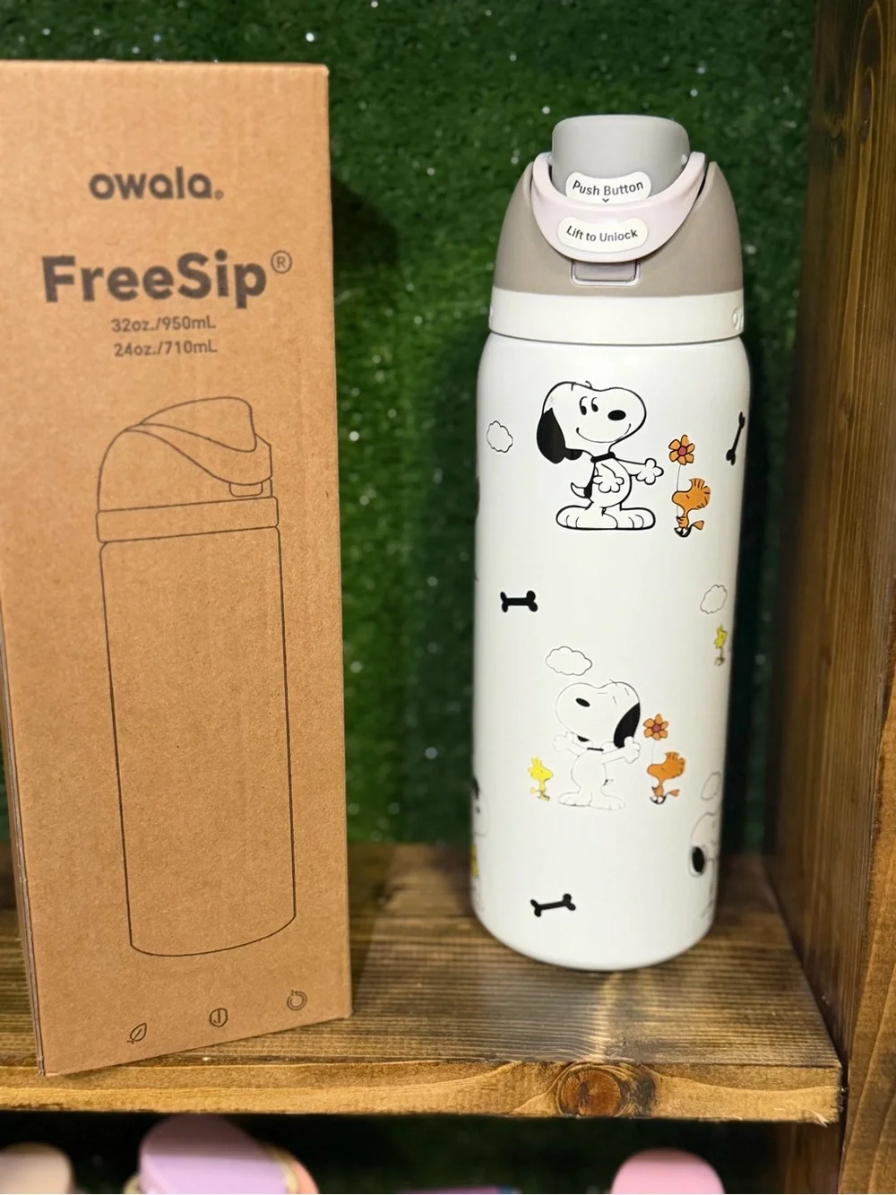 Owala FreeSip White Snoopy Stainless Water Bottle - 32oz